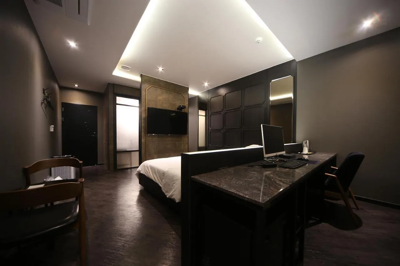 Beomil Brown Dot Hotel Busan