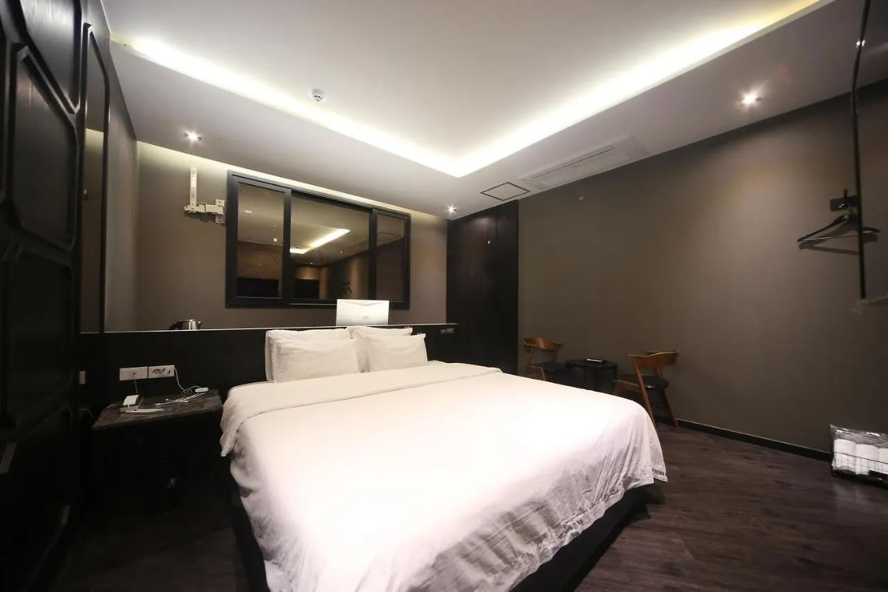 Beomil Brown Dot Hotel Busan 2*,