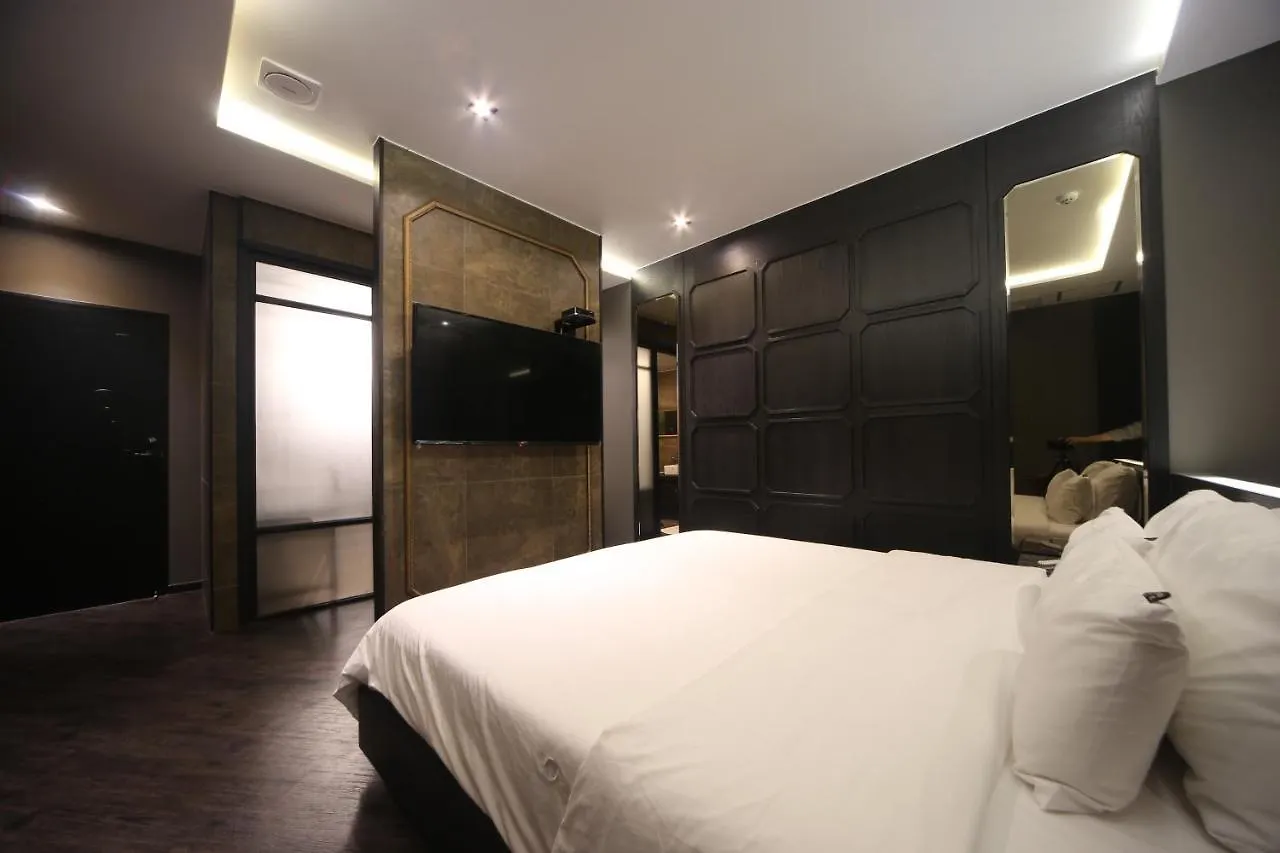 Beomil Brown Dot Hotel Busan 2*,