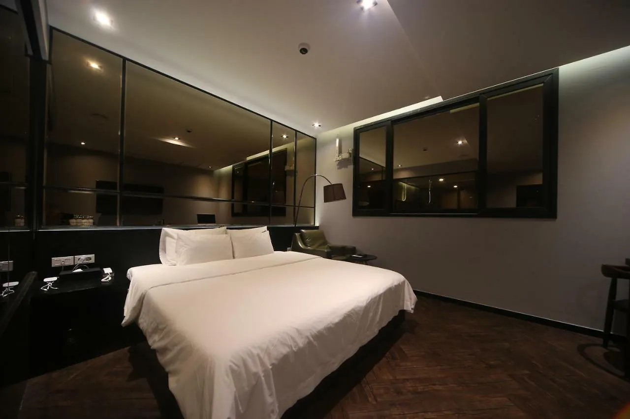 Beomil Brown Dot Hotel Busan 2*,