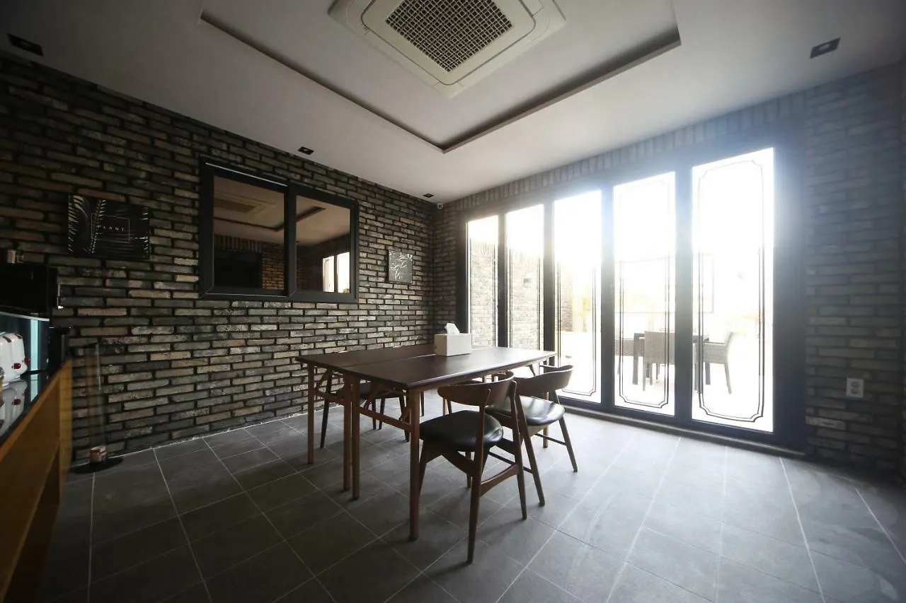 Beomil Brown Dot Hotel Busan