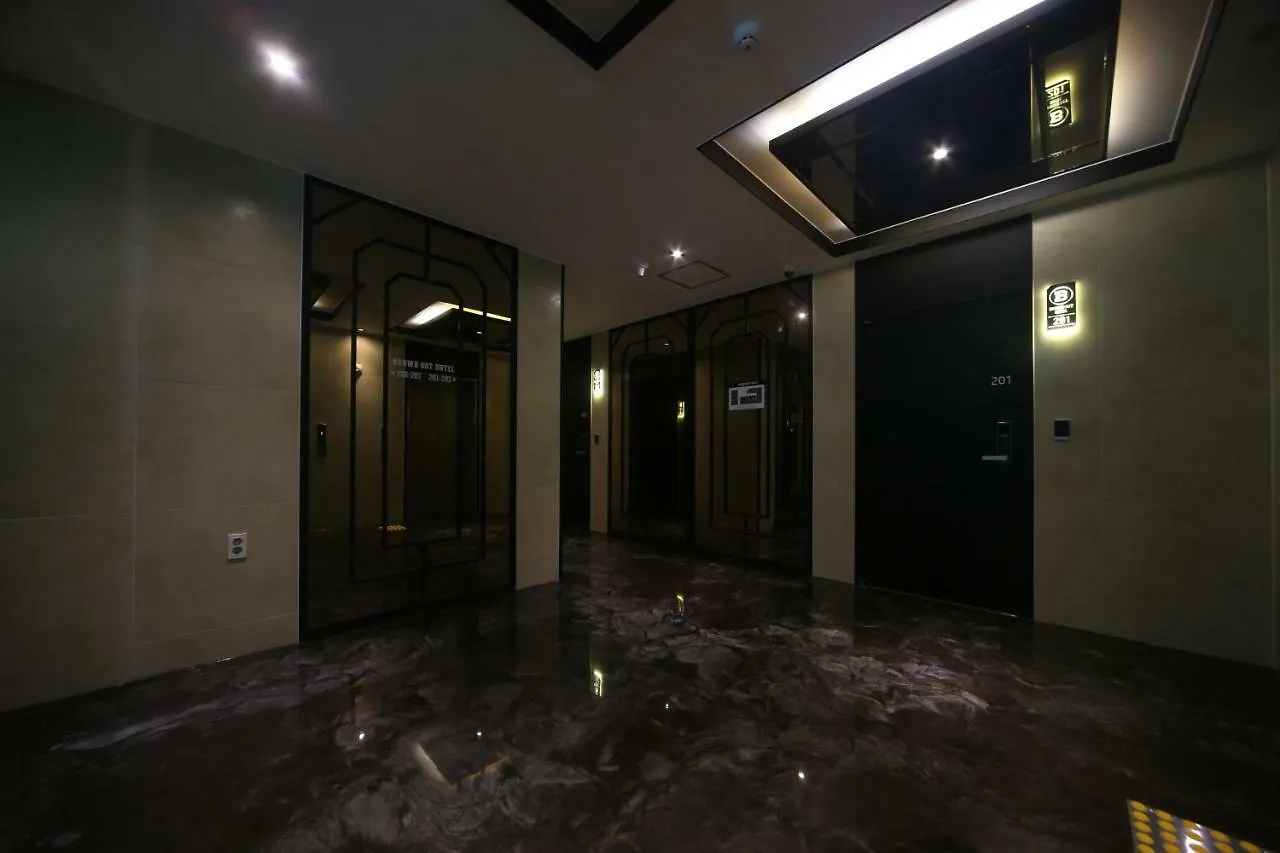Beomil Brown Dot Hotel Busan