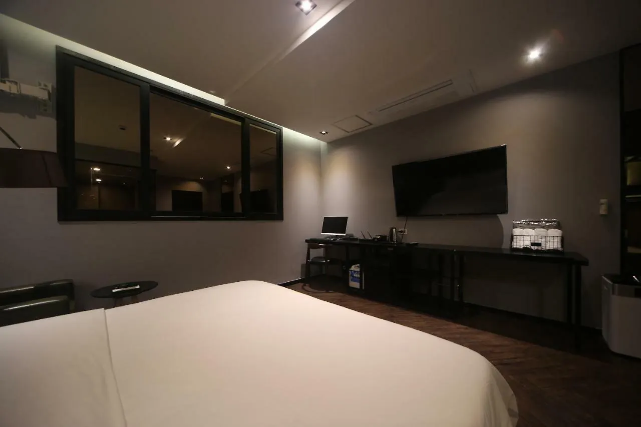 Beomil Brown Dot Hotel Busan