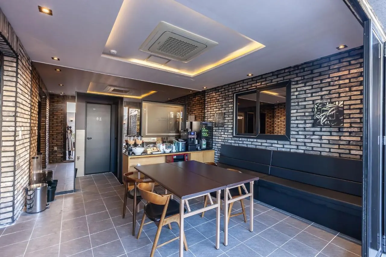 Beomil Brown Dot Hotel Busan 2*,