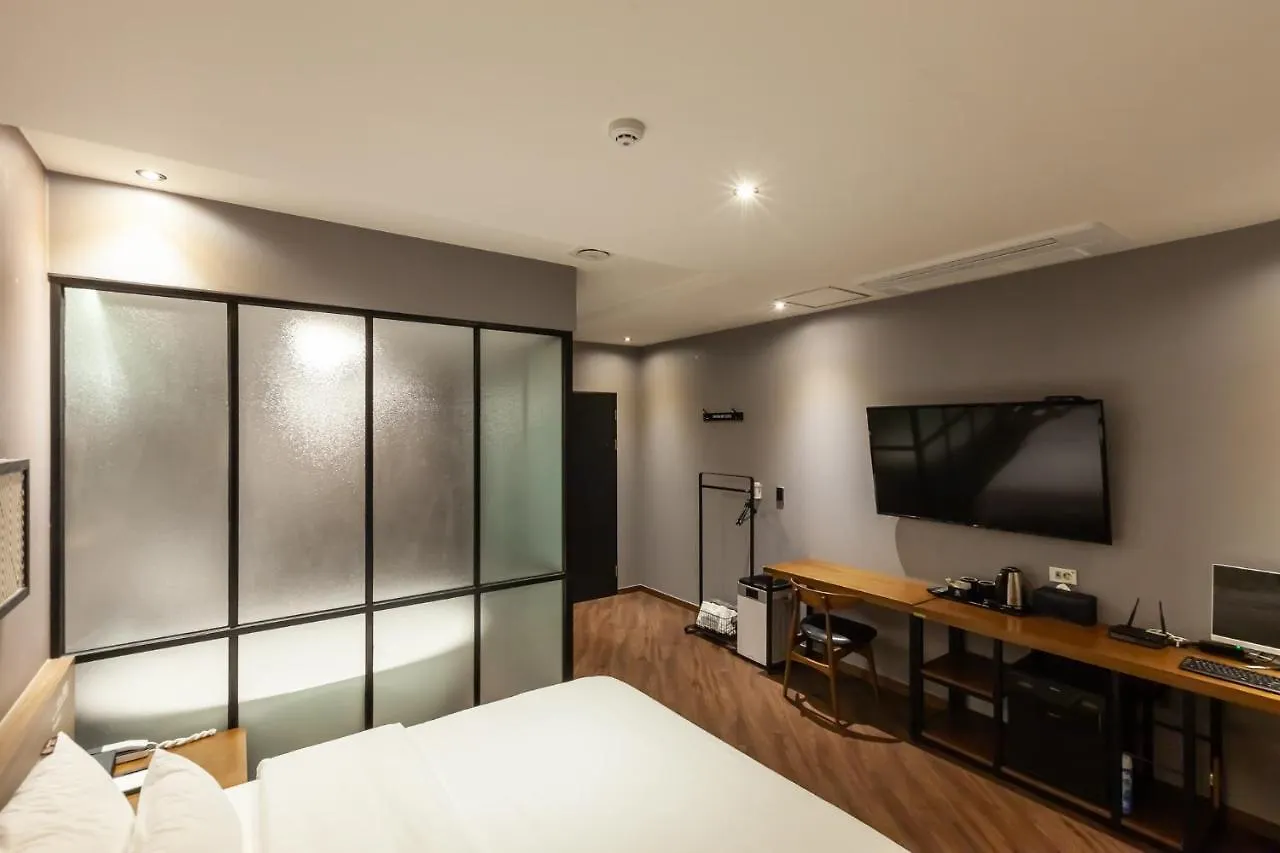 Beomil Brown Dot Hotel Busan 2*,