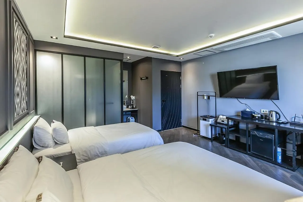 Beomil Brown Dot Hotel Busan