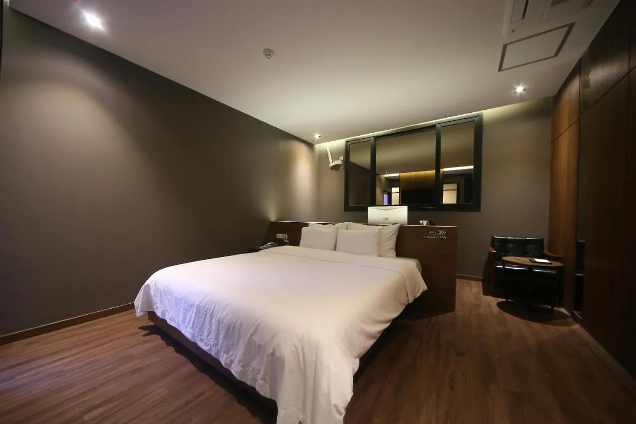 Beomil Brown Dot Hotel Busan