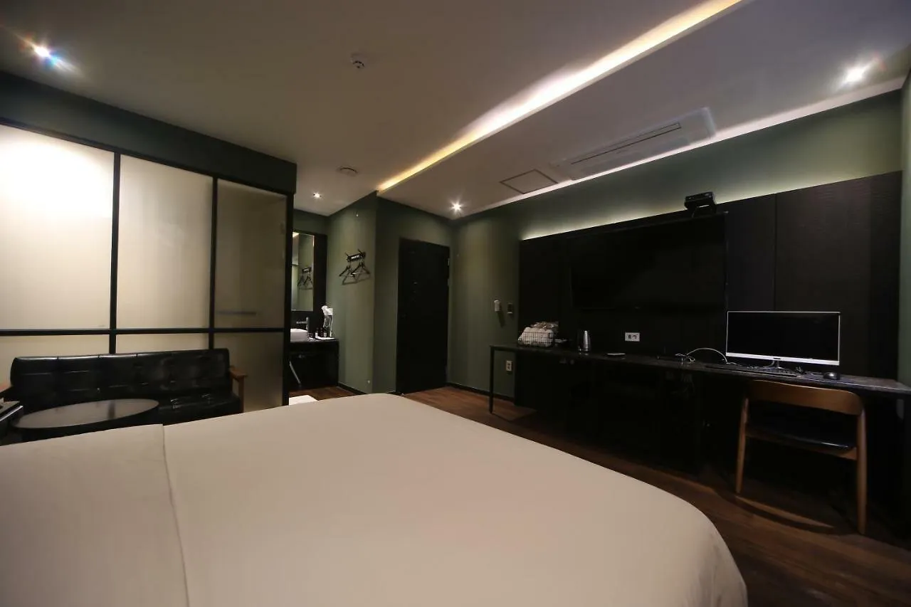 Beomil Brown Dot Hotel Busan