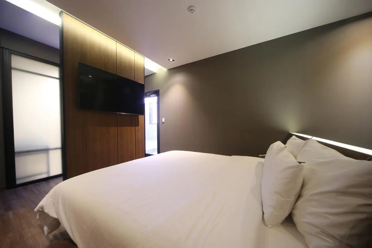 Beomil Brown Dot Hotel Busan 2*,  Güney Kore